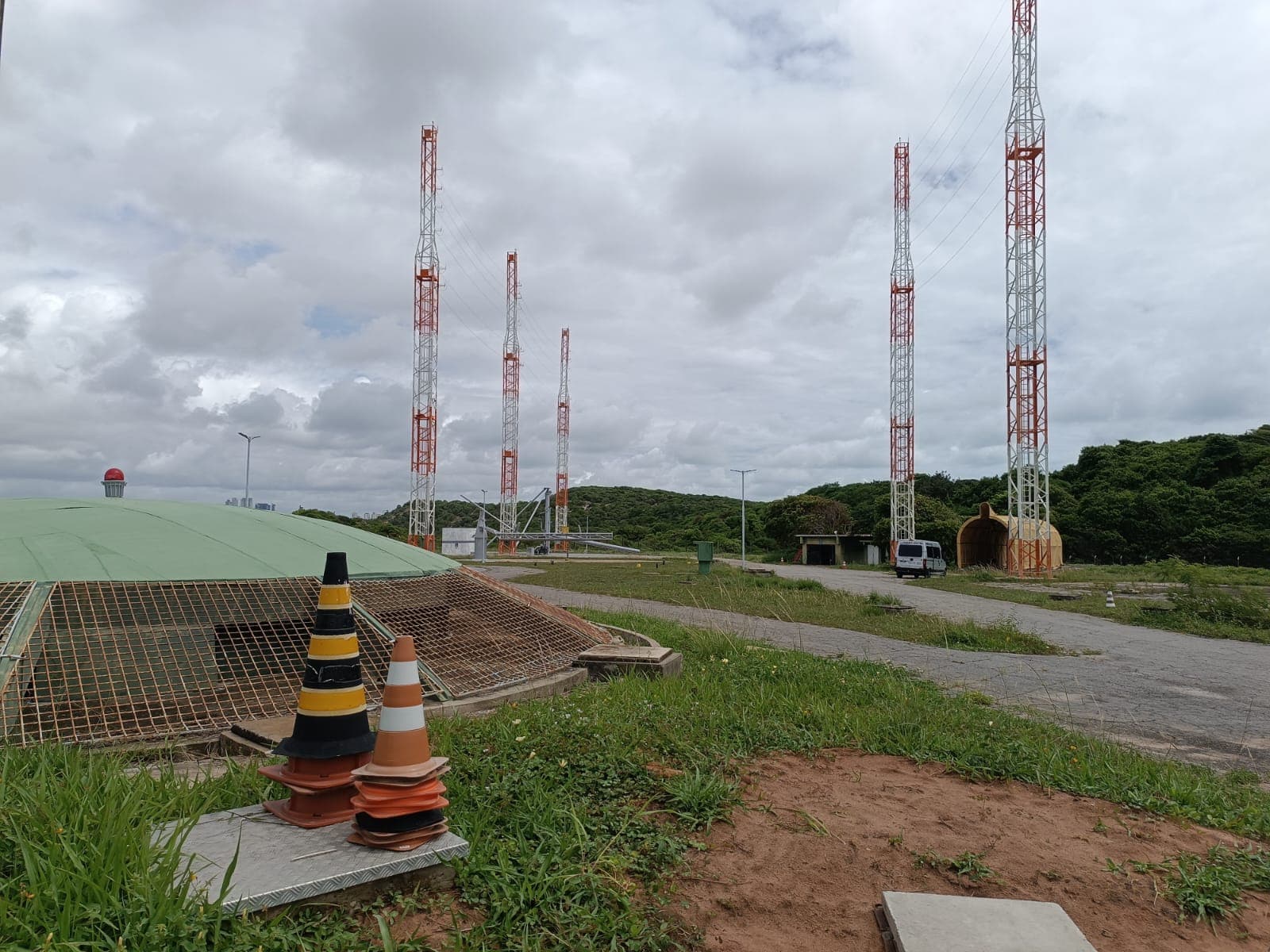 Visita na Estalacoes do CLBI